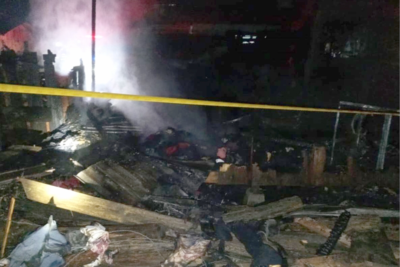 Incêndio destrói casa no Centro de Ilhota