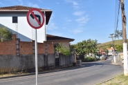 Prefeitura de Ilhota implanta novas placas de sinalização após mudança no sentido de ruas no Centro