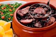 Ingressos à venda para feijoada da Rede Feminina de Gaspar