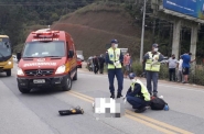 Motociclista morre após colidir contra carro e ser atropelado por caminhão em Gaspar