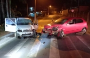 Colisão frontal deixa três feridos no Centro de Ilhota