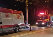 Jovem fica gravemente ferido após colidir moto contra poste em Gaspar