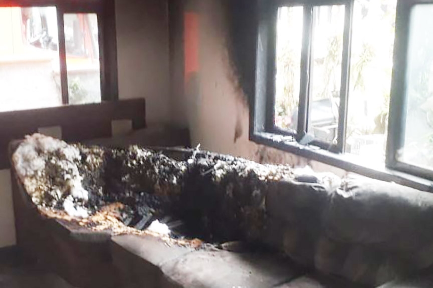 Casa é parcialmente destruída por incêndio após criança brincar com isqueiro em Gaspar