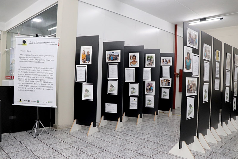 Exposição fotográfica aborda história de famílias negras em Gaspar