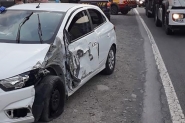 Acidente entre carro e caminhão deixa mulher ferida na BR-470, em Gaspar