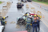 Homem fica preso às ferragens em grave acidente na BR-470, em Gaspar