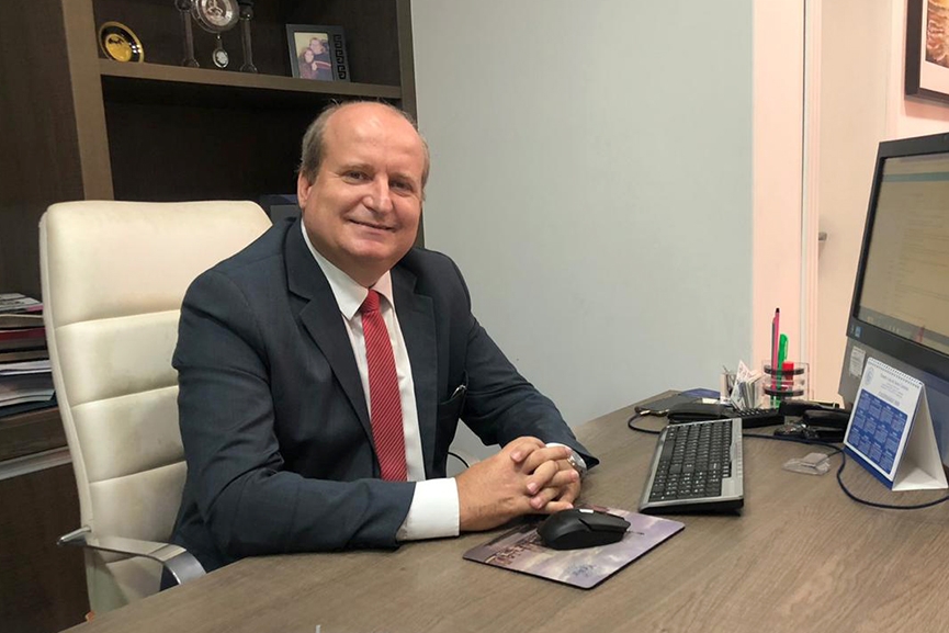 Renato Nicoletti: 24 anos de experiência na área do Direito