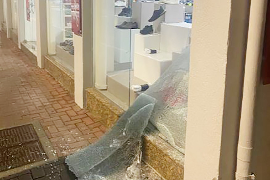 Ladrão rouba cinco pares de tênis de loja no Centro de Gaspar