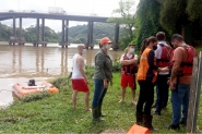 Semana Lixo Zero começa com passeio no rio Itajaí-Açu, em Gaspar
