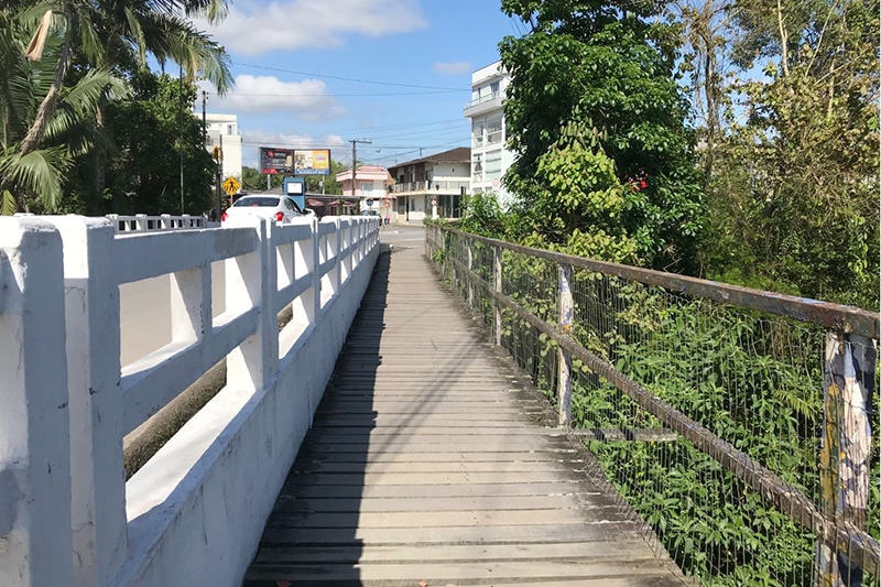 Passarela da ponte da rua Nereu Ramos é interditada para obras em Gaspar