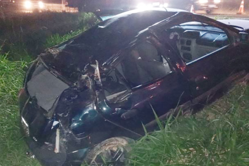 Capotamento deixa três feridos na BR-470, em Ilhota