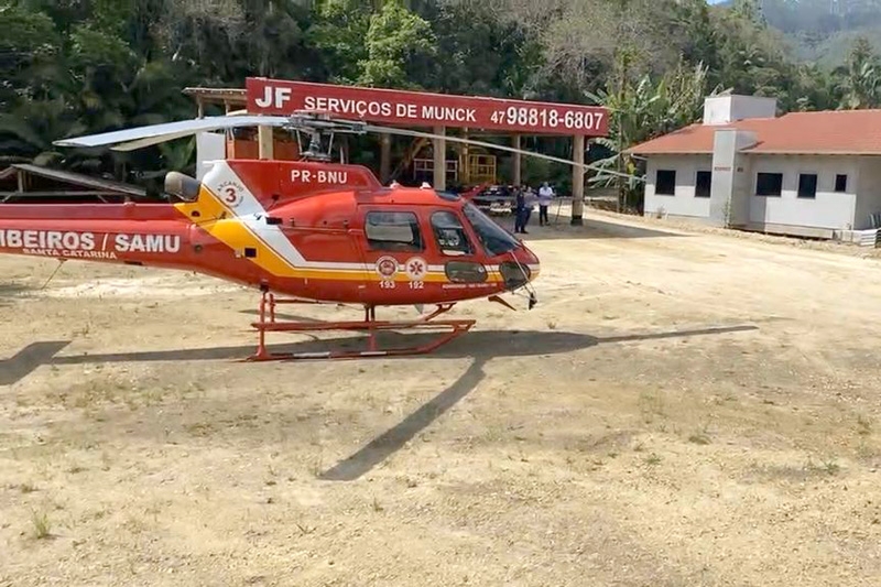 Jovem fica gravemente ferida após ser atropelada por carreta na BR-470, em Apiúna