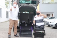 Carro da Câmara de Vereadores de Gaspar é adaptado para cadeirante