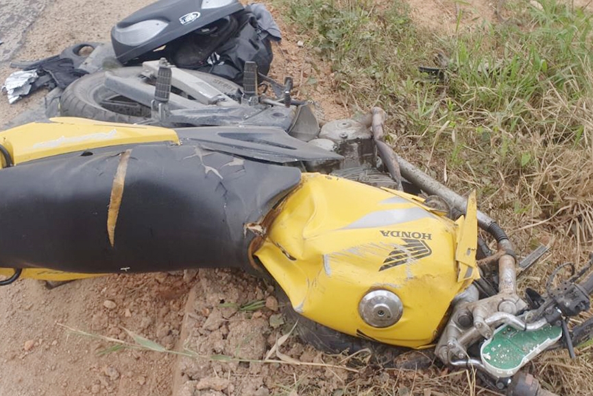 Colisão frontal entre carro e moto mata jovem na Rodovia Ivo Silveira, em Gaspar