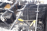 Mulher que perdeu casa em incêndio pede ajuda para reconstruir lar