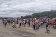 Manifestação pede passarelas e redutores de velocidade na BR-470, em Gaspar