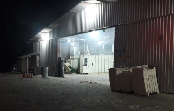 Inc�ndio atinge empresa t�xtil no bairro Figueira, em Gaspar