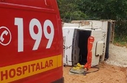 Caminhão tomba e homem fica ferido em Ilhota