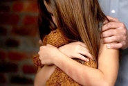 Preso idoso que beijou e passou a mão em menina de nove anos em Gaspar