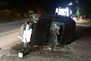 Jovem fica ferido ap�s capotar carro na Rodovia Ivo Silveira, em Gaspar