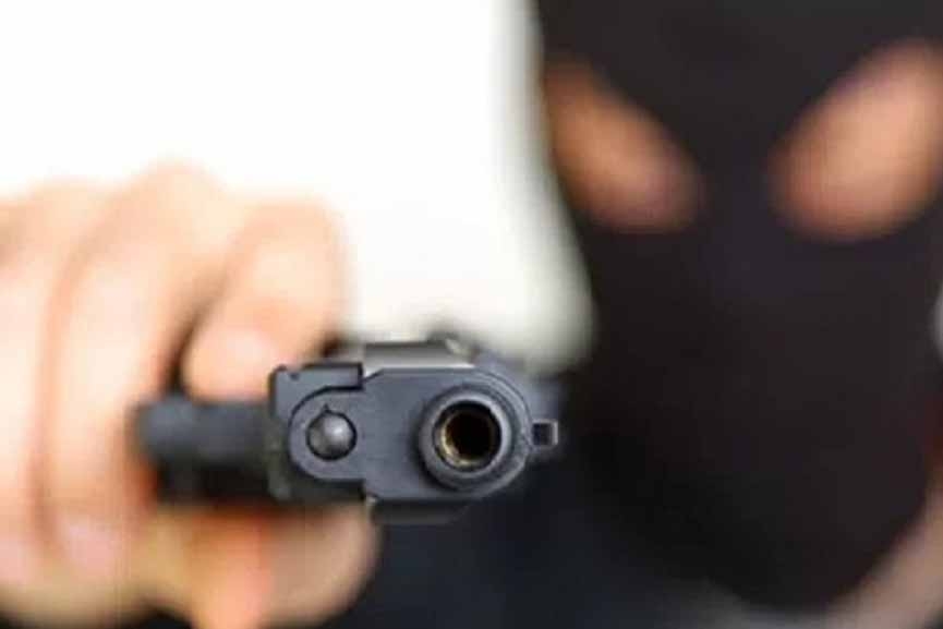Ladrão foge com dinheiro após assaltar farmácia em Gaspar