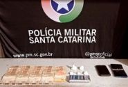 Homem suspeito de trfico de drogas  preso no Santa Terezinha, em Gaspar