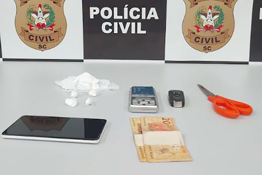 Traficante que fazia delivery de drogas em Gaspar é preso pela Polícia Civil