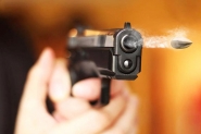 Homem morre alvejado por tiros dentro de casa em Cambori