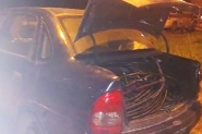 Trio � preso em flagrante pelo furto de 100kg de fios de cobre de postes em Ilhota