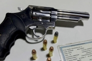 Polcia apreende arma de homem que ameaou vigilante noturno em Ilhota
