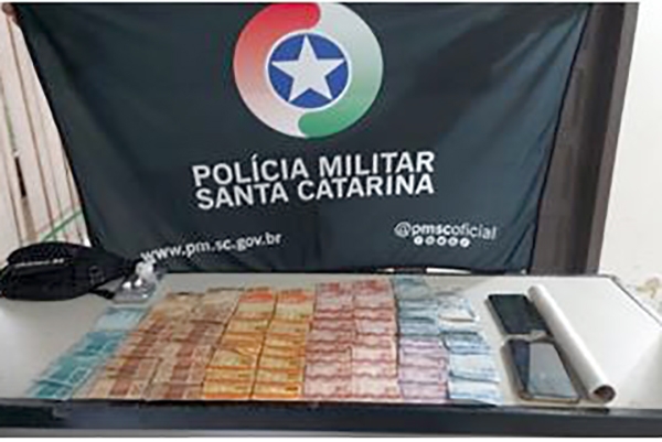 Polcia Militar prende casal por trfico de drogas em Gaspar
