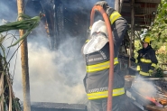 Depósito de madeiras é destruído em incêndio entre Gaspar e Ilhota
