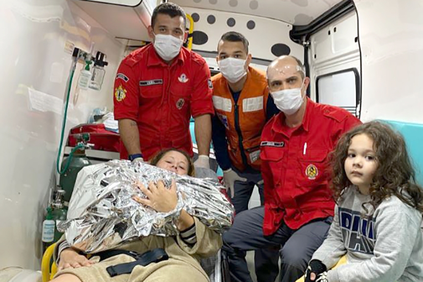 Bombeiros auxiliam parto no bairro Alto Baú, em Ilhota
