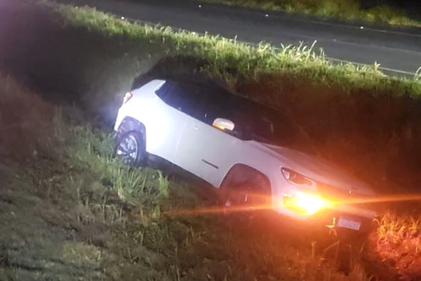 Saída de pista resulta em danos materiais na BR-470, em Ilhota