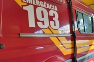 Jovem perde controle de moto e colide contra cerca e poste no Bela Vista, em Gaspar
