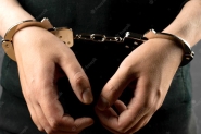 Jovem de 18 anos com mandado de prisão em aberto é detido pela PM
