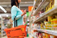 Procon recolhe 220kg de alimentos vencidos em mercados de Gaspar