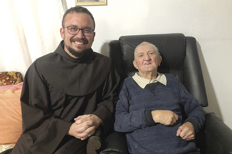 Conheça a história do centenário gasparense Nute Schmitt