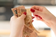 Sal�rio m�nimo de 2023 deve ser de R$1.302,00