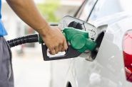 Petrobras reduz pre�o de venda do litro de gasolina para as distribuidoras