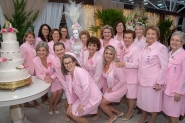 Caf e desfile de moda marcam 33 anos da Rede Feminina de Gaspar