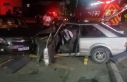 Trs pessoas so hospitalizadas aps acidente entre trs carros no Centro de Ilhota