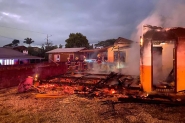 Casa é totalmente destruída por incêndio no bairro Pedra de Amolar, em Ilhota