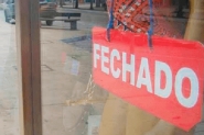 Pelo menos 85% das lojas do Centro de Gaspar fecham para aderir �s manifesta��es