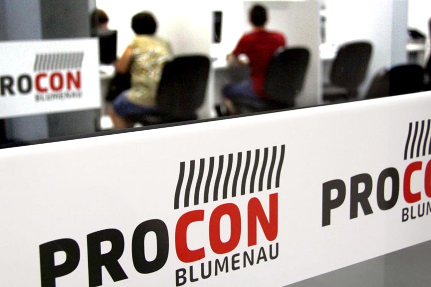 Banco de Blumenau é multado em mais de R$2 milhões por empréstimo consignado sem autorização