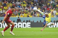 Brasil vence a S�rvia na estreia da Copa