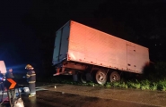 Motorista tem mal súbito, salta de caminhão em movimento e morre na BR-470, em Gaspar