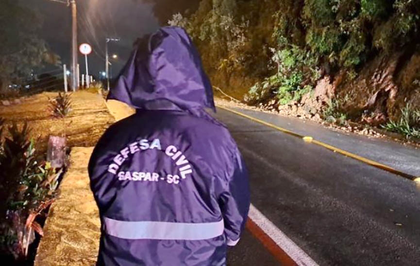 Gaspar em alerta máximo para risco muito alto de deslizamentos