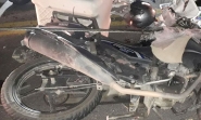 Colisão entre carro, poste e moto deixa homem ferido no bairro Macuco, em Gaspar