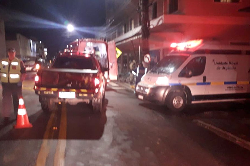 Colisão entre carro e moto deixa homem ferido no Coloninha, em Gaspar